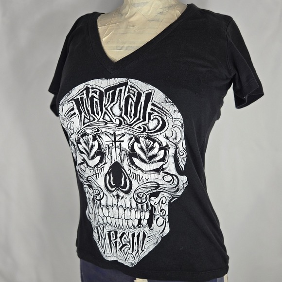 Fatal Crew Skull Graphic Tee V‎ Neck Short Sleeve T-Shirt Black Medium 2004 VTG - Picture 2 of 11